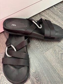 ZARA  slapky  vel.39