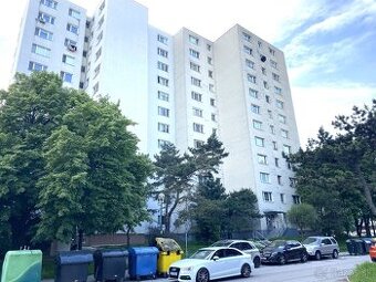 PREDAJ VEĽKÝ 1 IZBOVÝ BYT SARATOVSKÁ ULICA BA DÚBRAVKA