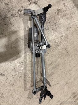 BMW E92 - mechanizmus prednych stieračov a motor