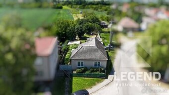 Rodinný dom v centre obce Kocurice s veľkou záhradou 2.427m2