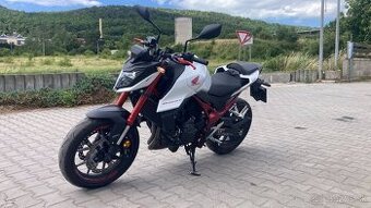 Honda CB 750 A Hornet