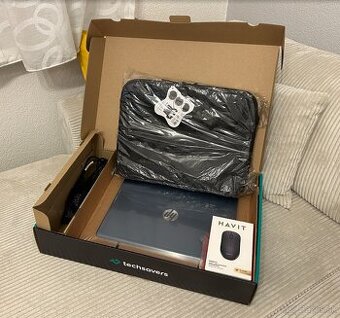 Notebook HP Pavilion 15 (i5/8GB/256+512/W11) + TAŠKA + MYŠ