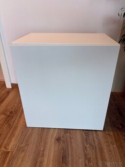 Policový diel a dvierka Besta