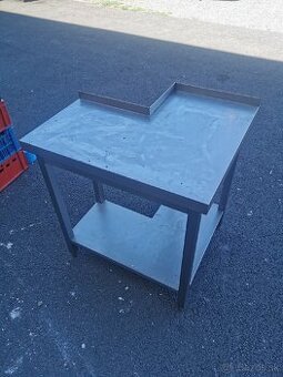 Nerezový stôl atyp