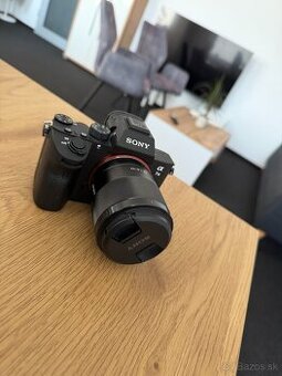 Sony Alpha A7 III, telo + Sony FE 35 mm f/1,8
