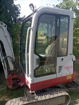 Minibager Takeuchi TB 016