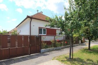 ZNÍŽENÁ CENA: 3-izbový rodinný dom s garážou a potenciálom r