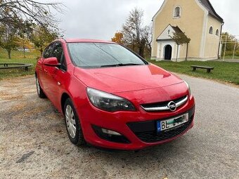 Opel Astra Hatchback 2014