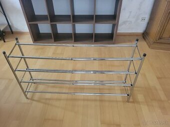 Teleskopicky stojan na topanky - botnik