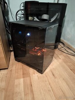 Ryzen 7 5700x, rx 580 8gb, 16gb ram