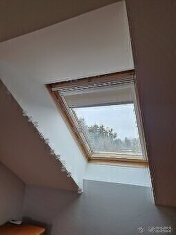 Originalna roleta stresne okno Velux...