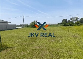 NA PREDAJ KRÁSNY ROVINATÝ POZEMOK V LEHNICIACH