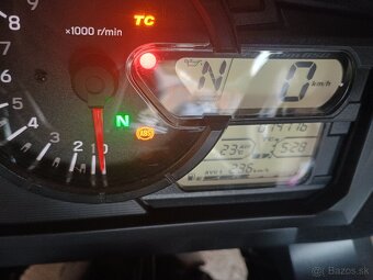 Suzuki  v strom   650 dl