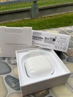 Apple AirPods 4 ANC