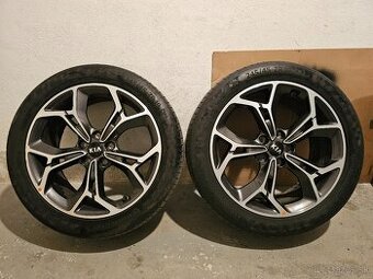 245/45 r19