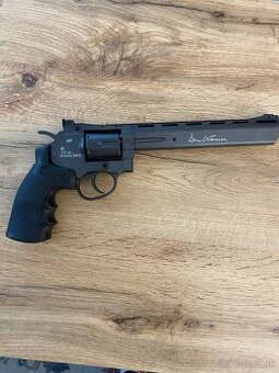 Vzduchový revolver Dan Wesson 8 - 1