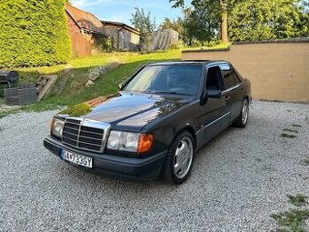 Mercedes W124 200e