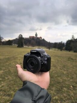 Canon EOS 100D + Canon EF-S 24mm f/2.8 STM
