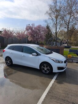 KIA Cee’d Sporty Wagon Combi 100kw Manuál
