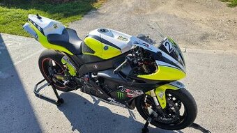 Yamaha r1 - 1