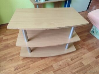 Darujem stolík pod TV