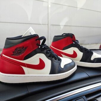 Air Jordan Mid