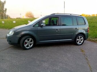 Predam vw touran 1,9 tdi 77kw 6 rychlotny