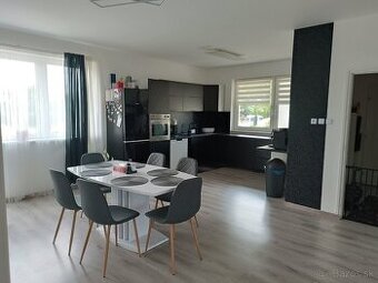 Predaj - 5 izb. rodinný dom Dunakiliti - Maďarsko