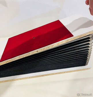 Predám ladiaci stolík/ BOX na ladenie akordeónov a heligonie