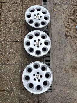 Predam elektróny 205/55 r16