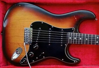 Fender Stratocaster USA r79-snímače X1- Dark rosewod-RESERVE