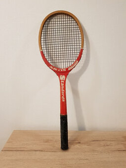 Retro tenisová raketa Artis z 80tych rokov