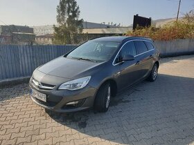 Opel Astra J ST - 1.7 cdti