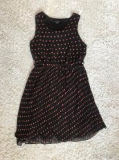 Plisované letné čierne bodkované šaty GATE - 1