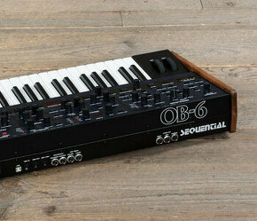 Sequential OB-6 (DSI - Oberheim)