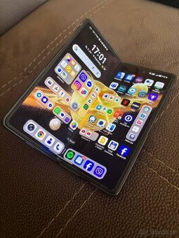 Honor Magic V3