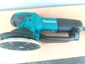 Makita excentrická brúska