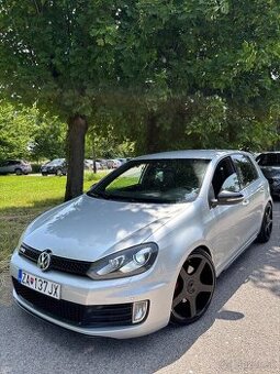 VOLKSWAGEN GOLF GTI • 2010 • 2.0 TSI