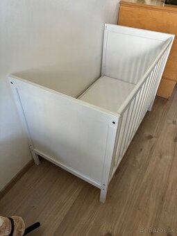Detská postieľka Ikea s matracom