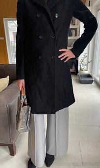 Čierny dámsky kabát zn. Mango