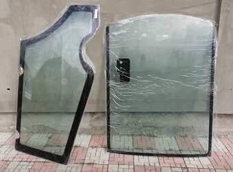 sklá sklo okno na stavebné stroje CAT JCB TAKEUCHI