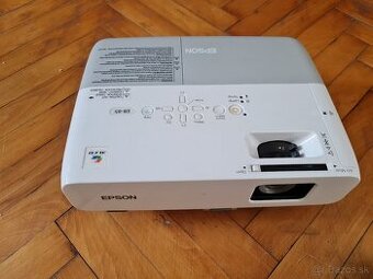 Na predaj: Projektor Epson EB-85 – Na opravu alebo diely