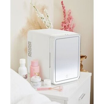 Mini chladnička na kozmetiku / nápoje