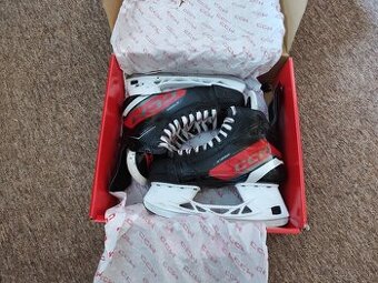 Korčule CCM FT670 WIDE veľkosť 8 (43)