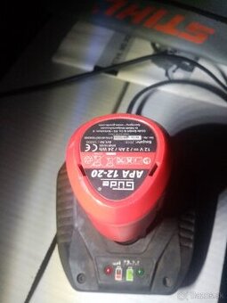 Predám baterku nabíjačku