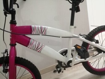 Dievčenský bicykel