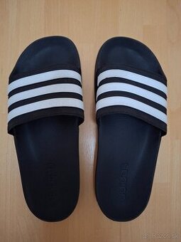 Adidas šľapky veľ. 8 (42)