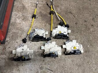 Audi a6c6 zámky dverí originál