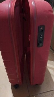 Dámsky kufor, ružový.