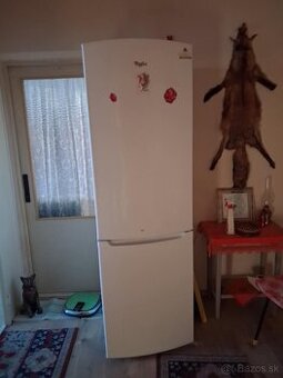 Predám chladničku s mrazničkou